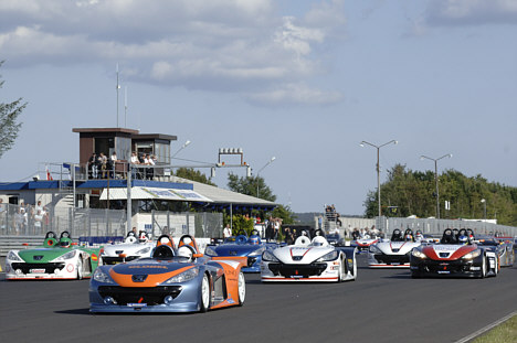 Flere topkørere er til start i Peugeot Spider Cup, der indleder sæsonen på FDM Jyllandsringen.